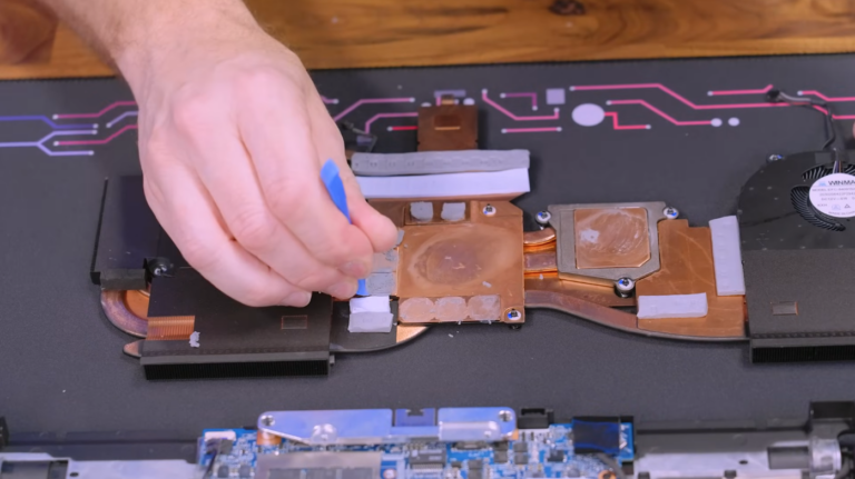 Czyszczenie i wymiana pasty – Laptop